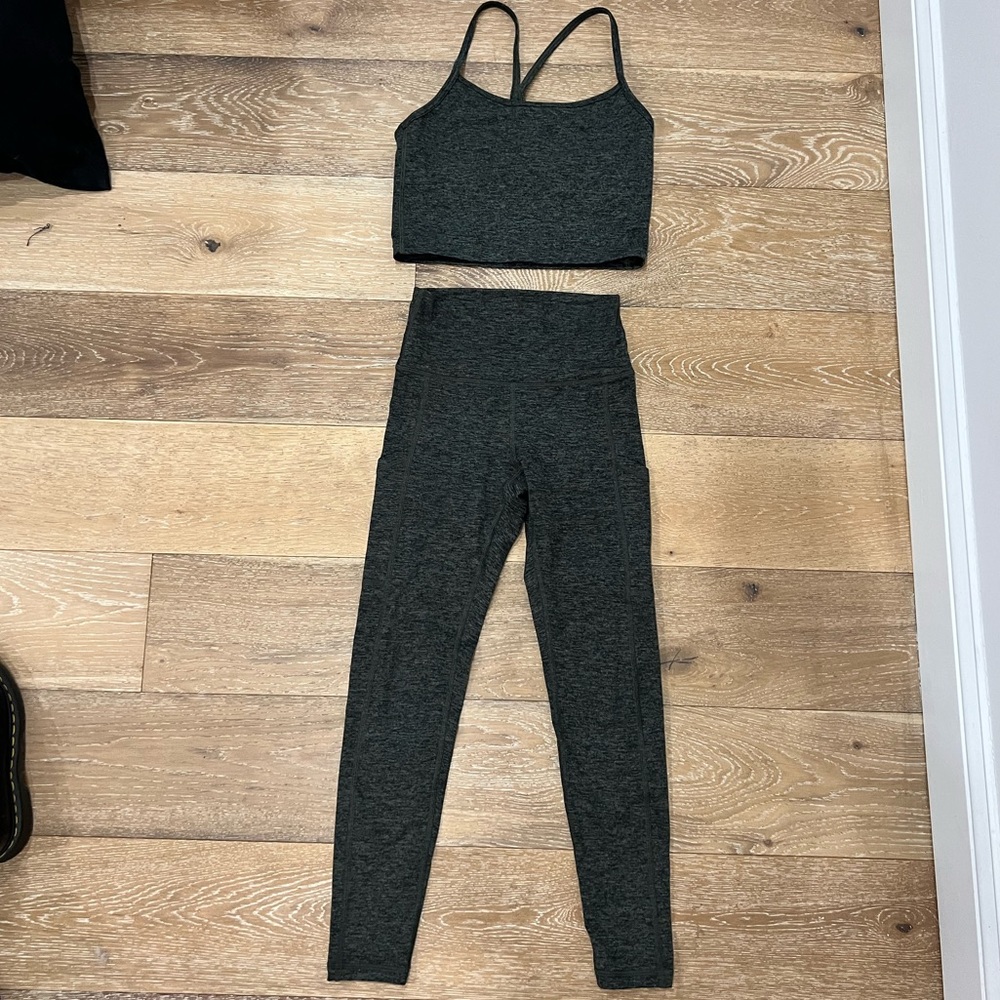 Aerie Offline Workout Set